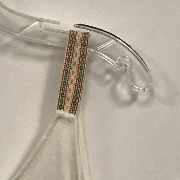 NWT Design Lab White Embroidered Strap Tank Top - Picture 2 of 3
